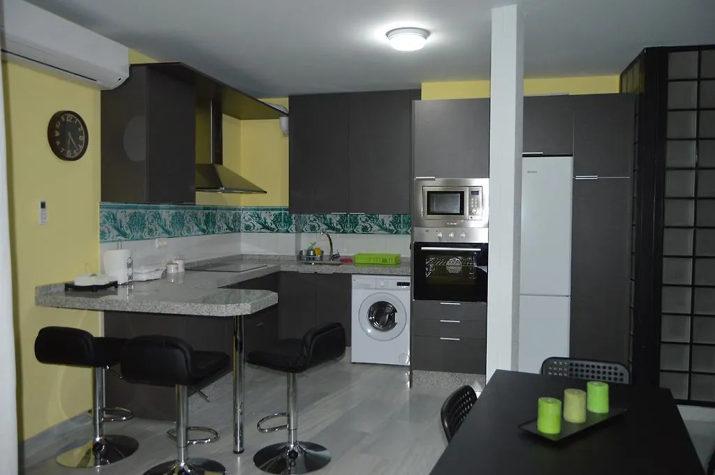 Lyrioshomes Apartamentos Los Treboles Màlaga Španělsko